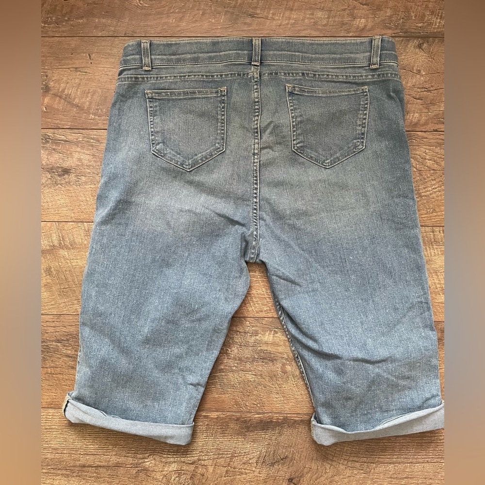 Rafaella Weekend Blue Denim Skimmer Shorts Size 16 NWT - Picture 2 of 8